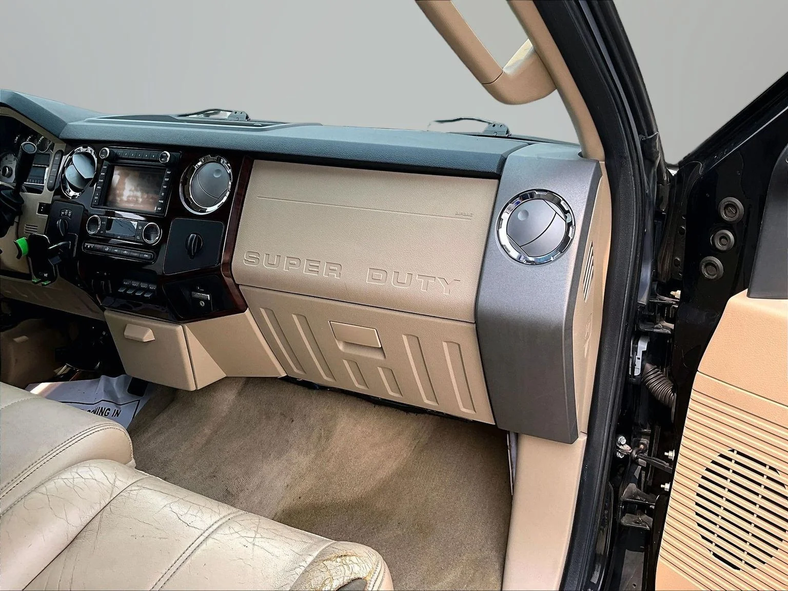 Used 2010 Black Ford Lariat image 16