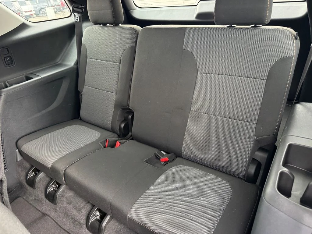 Used 2020 White Chevrolet LS image 17