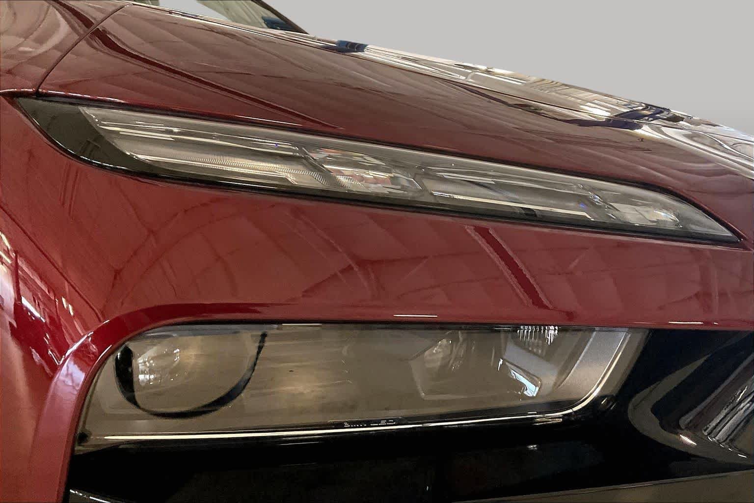 New 2026 Aventurin Red Metallic BMW 740i xDrive image 13