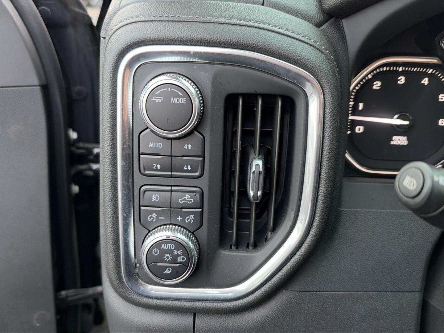 Used 2022 Onyx Black GMC Denali image 25
