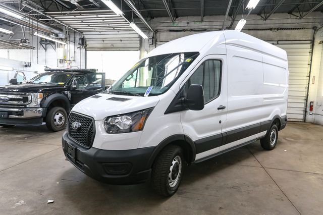 Used 2025  Ford Base image 5