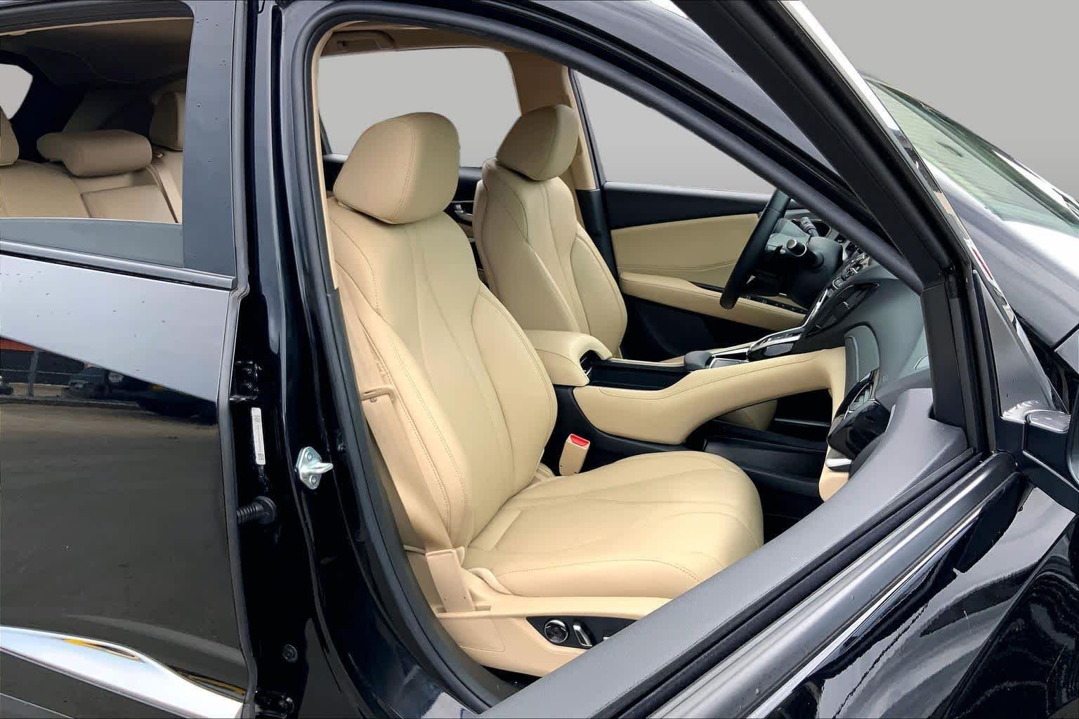 Certified Used 2023 Majestic Black Pearl Acura SH-AWD image 9