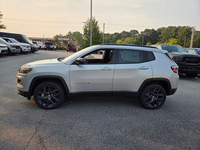 New 2026 Silver Zynith Metallic Clearcoat Jeep  image 4