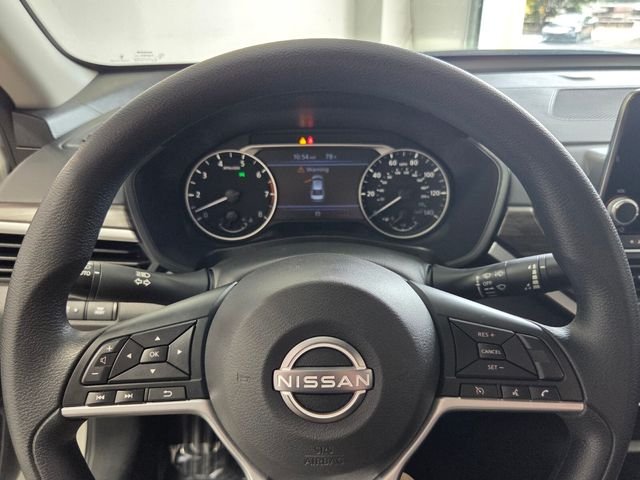 Used 2025 White Nissan 2.5 SV image 25