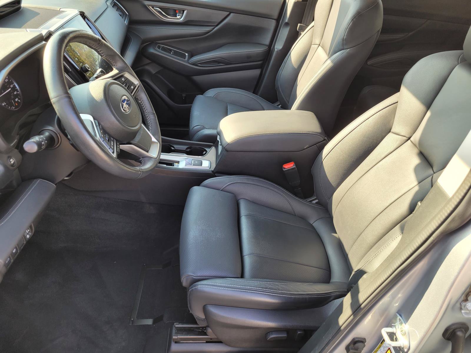 Used 2023 Ice Silver Metallic Subaru Limited image 3
