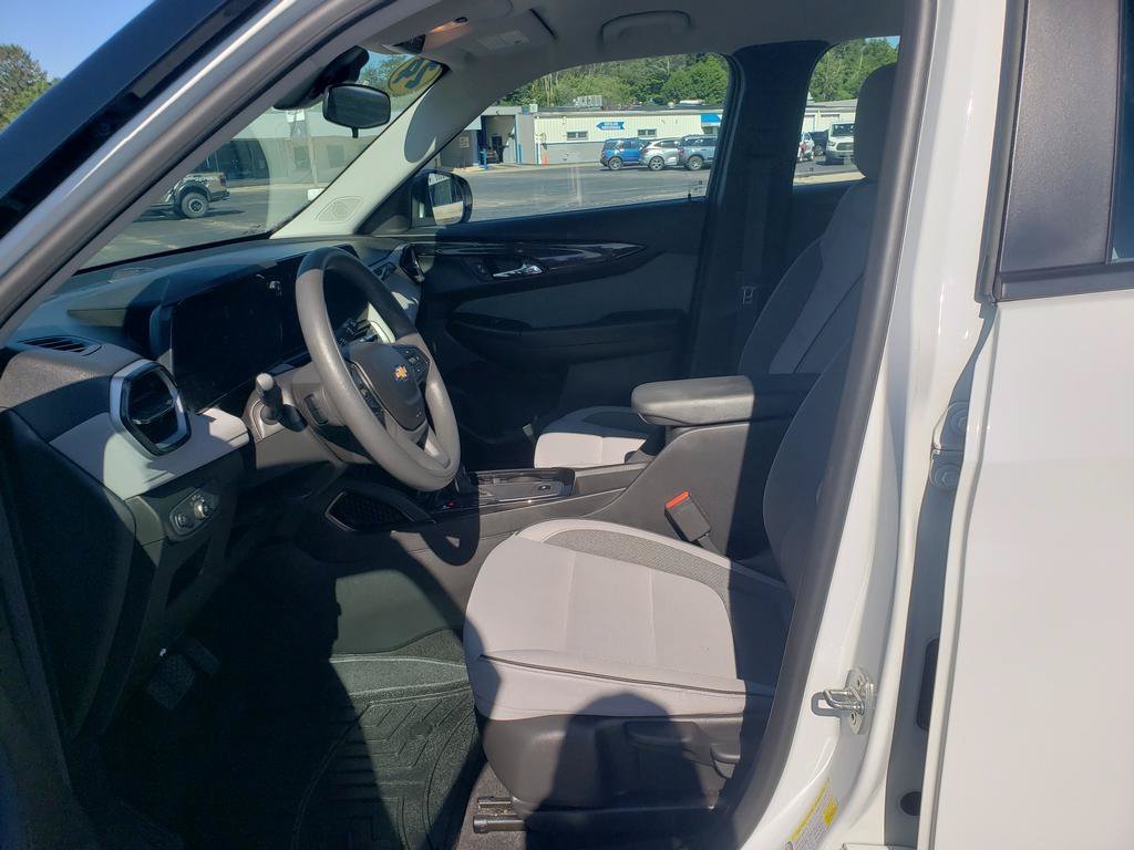 Used 2024 Summit White Chevrolet LS image 19