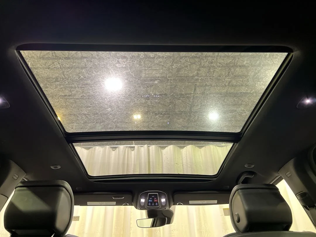 New 2026 Bright White Clear-Coat Exterior Paint Jeep Limited Altitude image 12