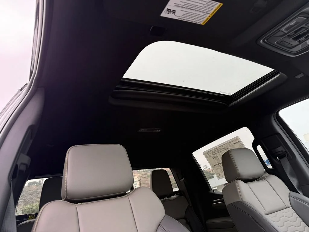 2026 Chevrolet Silverado 1500 ZR2 - Photo 9