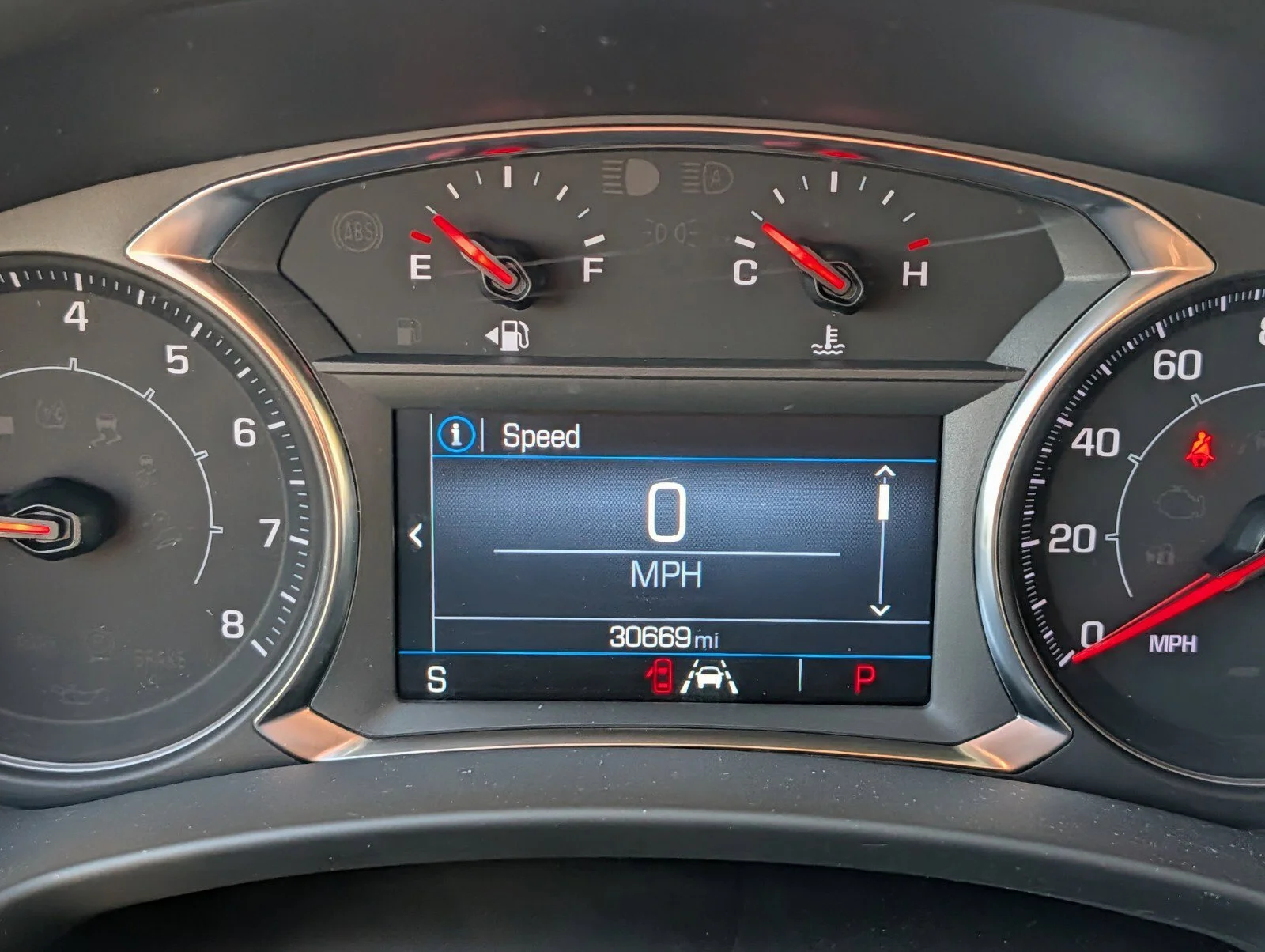 Used 2023 SUMMIT WHITE GMC SLE image 27