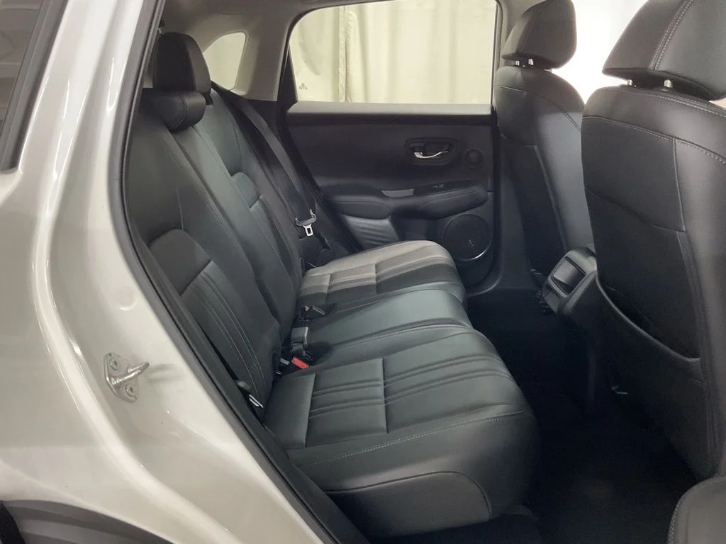 Used 2024 Platinum White Pearl Honda EX-L image 25
