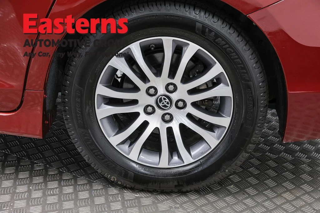 Used 2019 Red Toyota XLE image 35