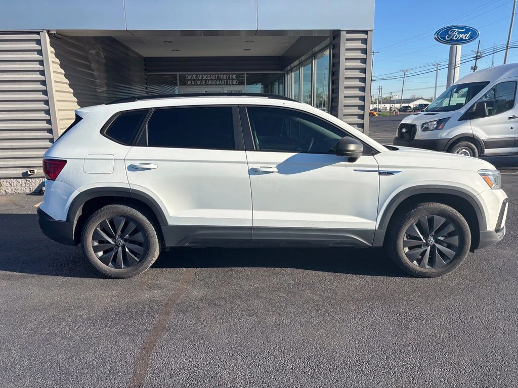 Used 2022 White Volkswagen 1.5T S image 4