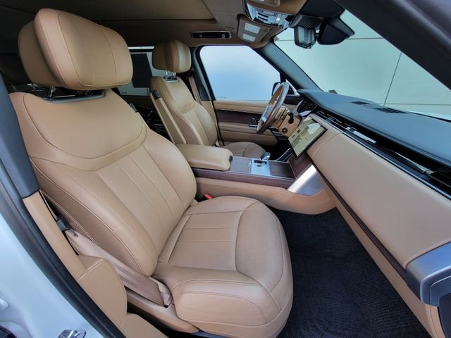 Certified Used 2025 White Land Rover Autobiography image 24