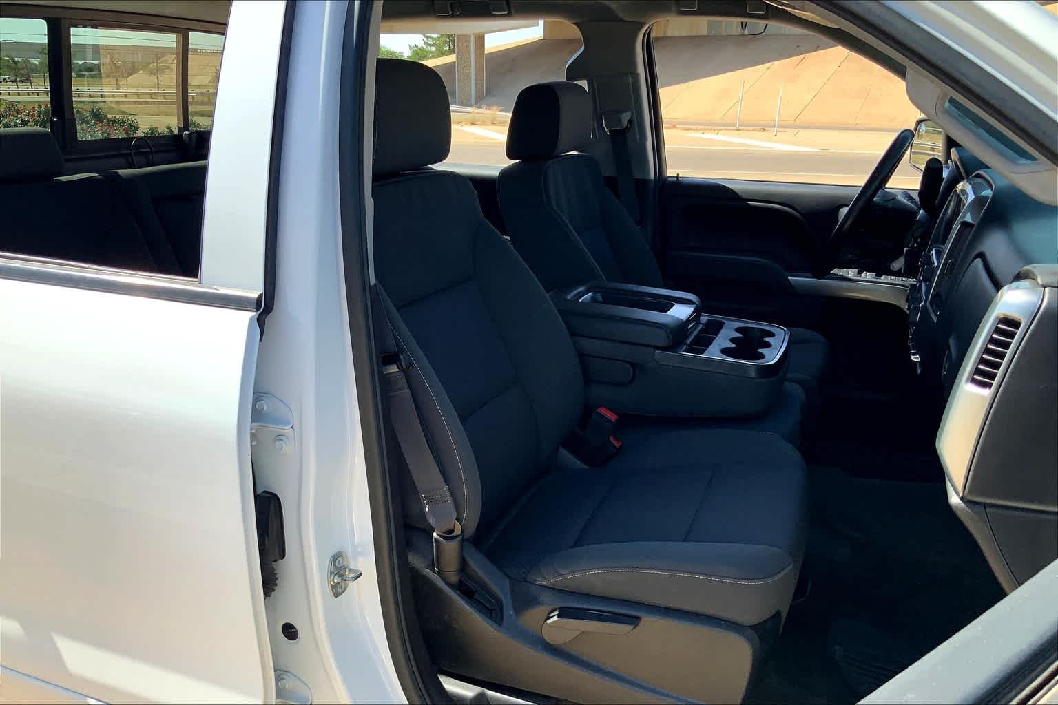Used 2017 Summit White Chevrolet LT image 9