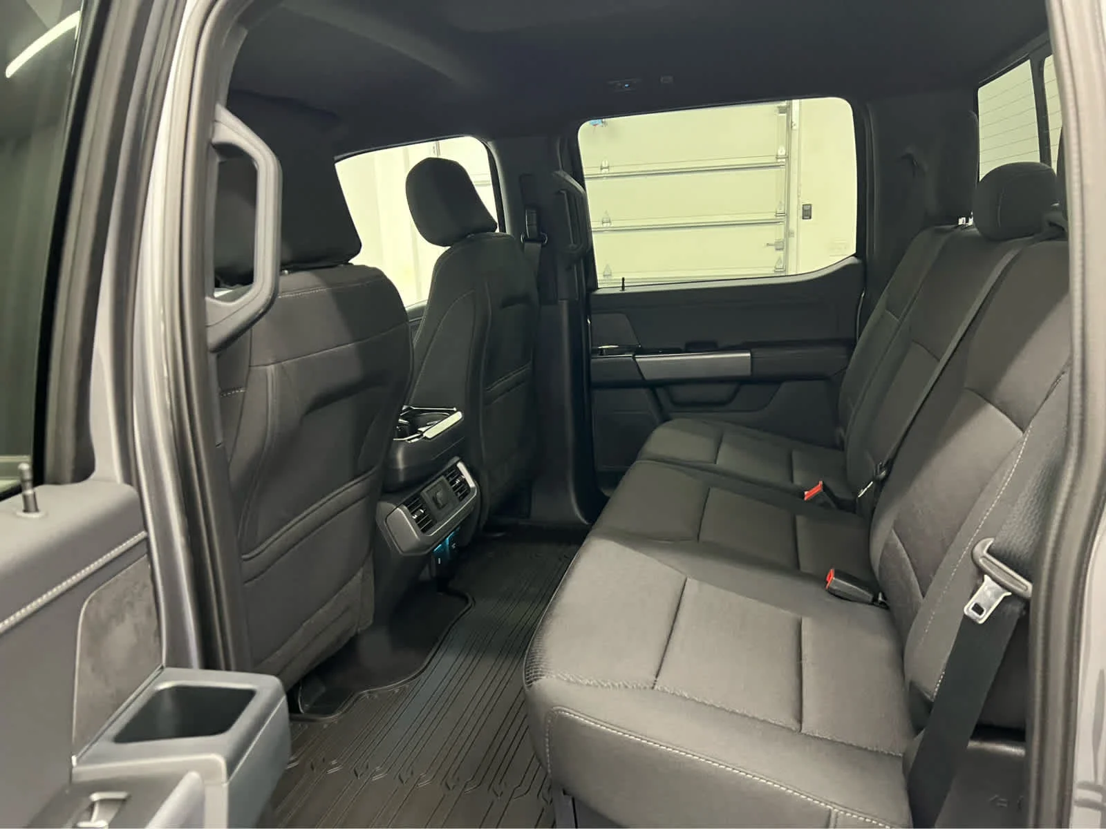 Used 2025 Carbonized Gray Metallic Ford XLT image 25