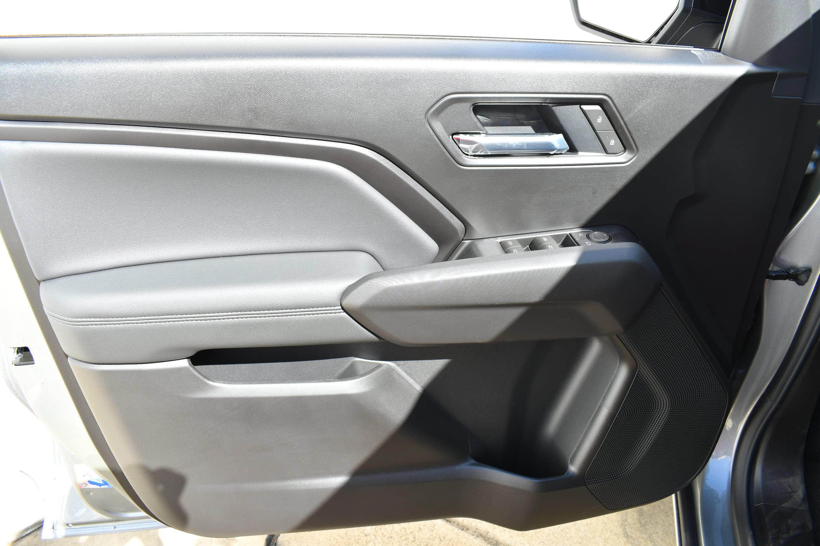 New 2026 Sterling Metallic GMC Elevation image 2
