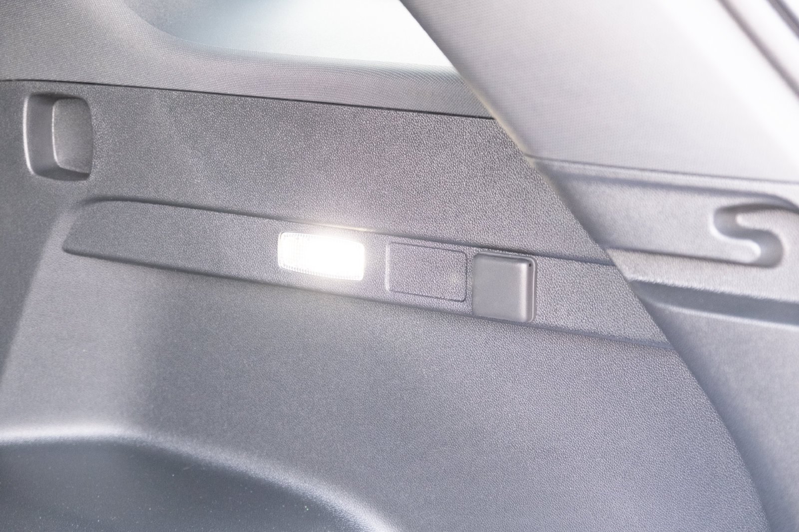 New 2027 Summit White Chevrolet AWD LT image 21
