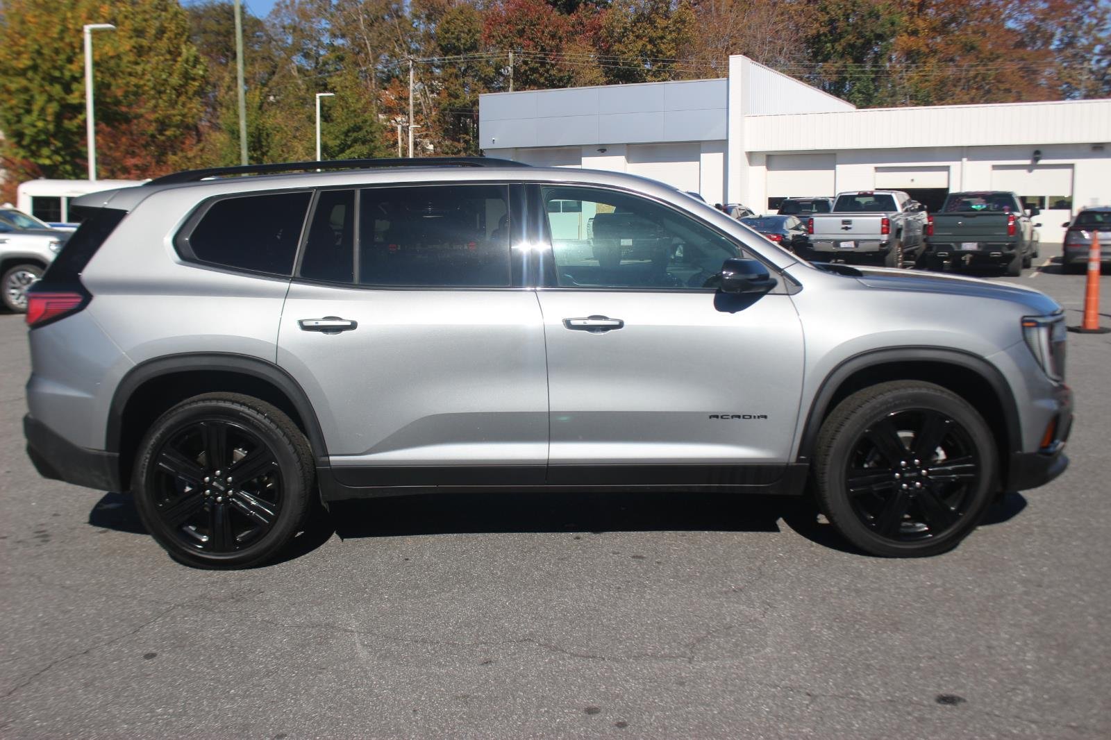 2025 GMC Acadia Elevation - Photo 8