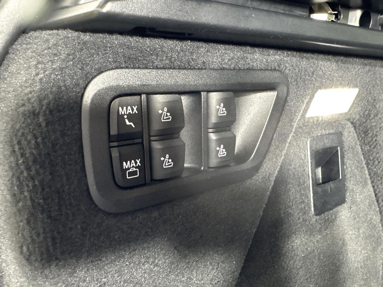 Used 2023 Carbon Black Metallic BMW xDrive40i image 24