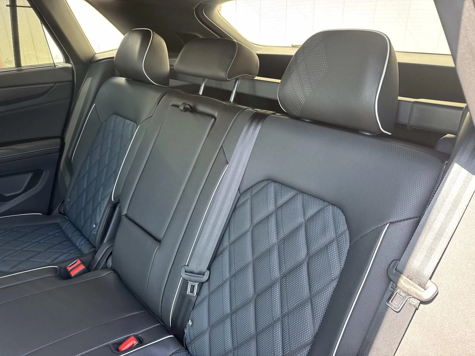New 2026 Black Volkswagen 2.0T SEL Premium R-Line image 7