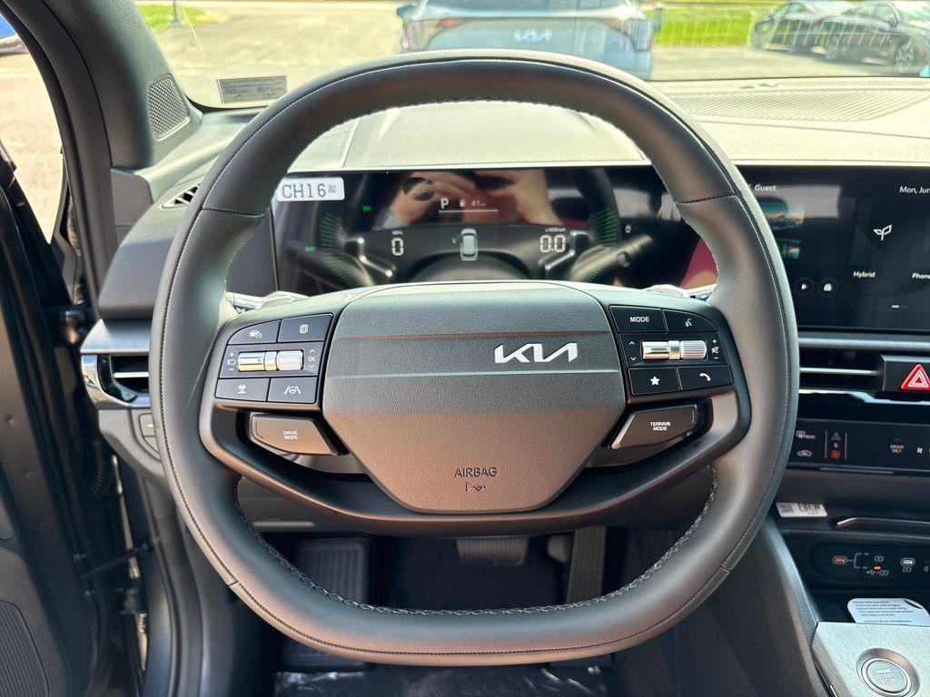 New 2026 Shadow Matte Gray Kia X-Line image 16