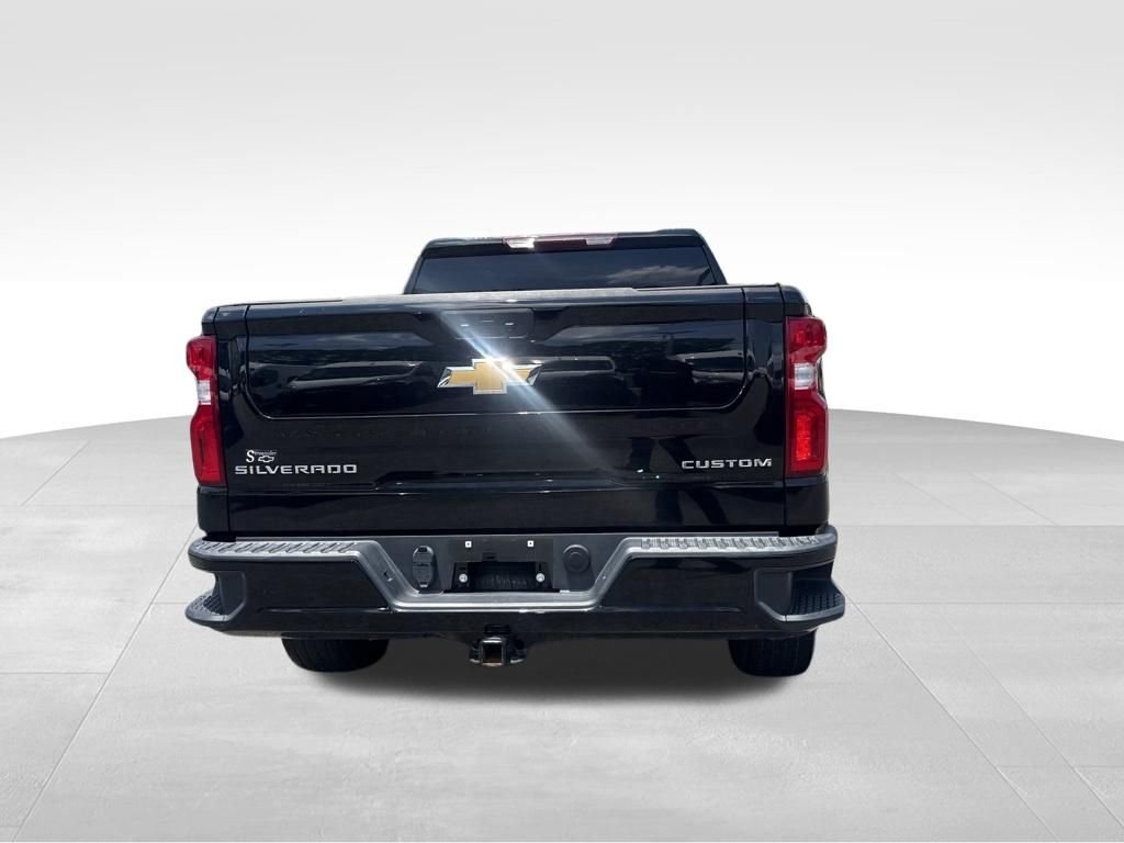 Used 2022 Black Chevrolet Custom image 21