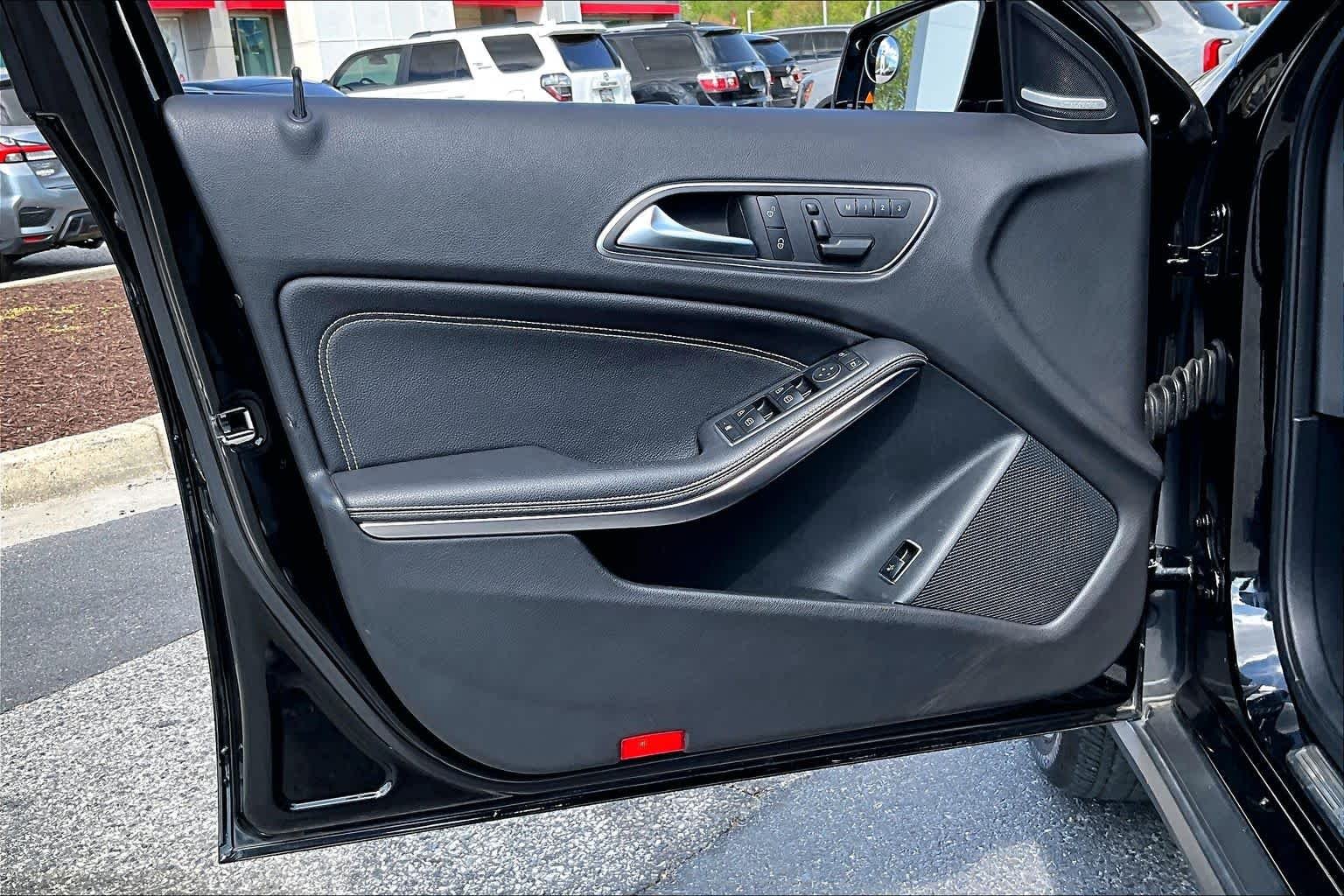 Used 2017 Night Black Mercedes-Benz GLA 250 image 22