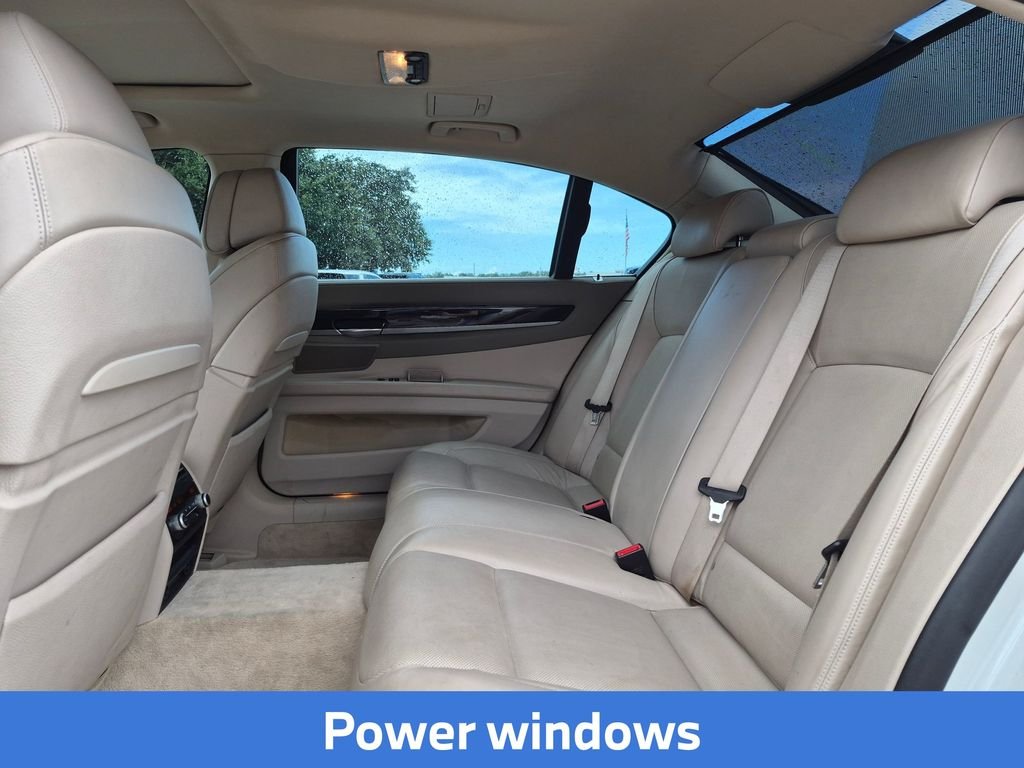 Used 2009 White BMW 750Li image 28