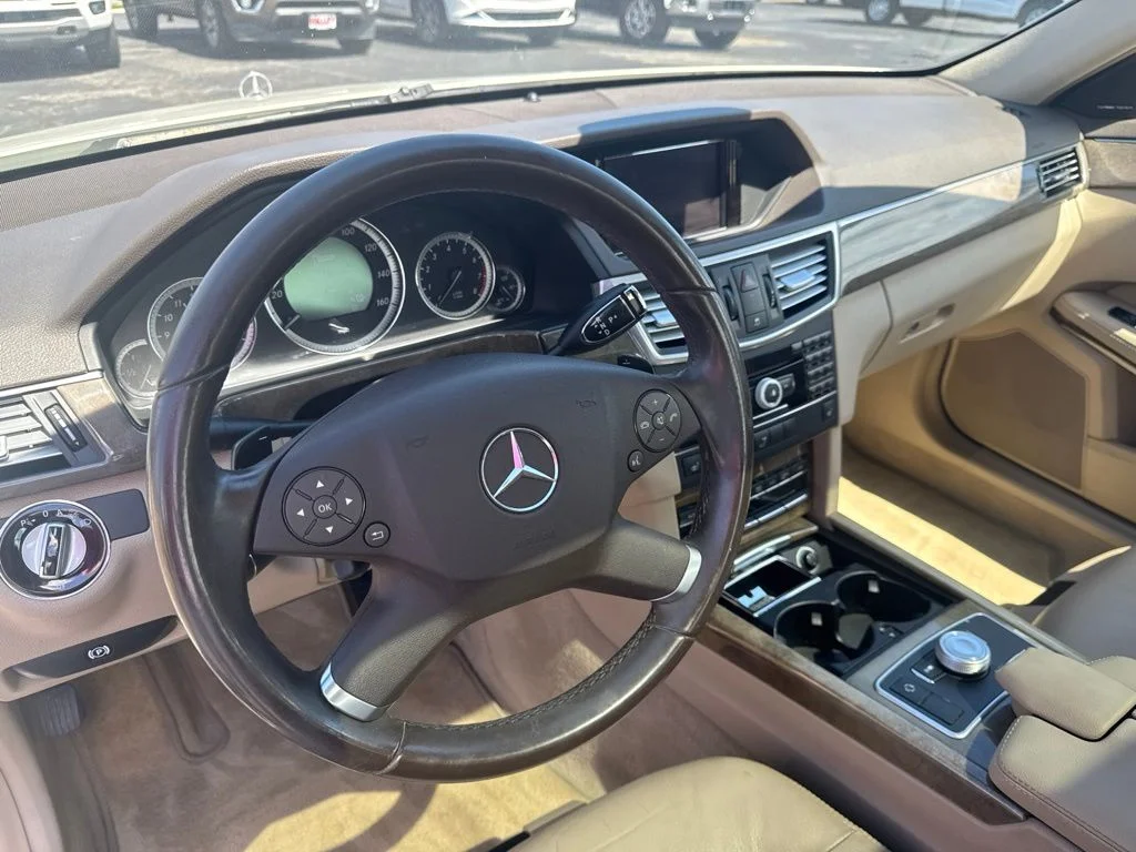 Used 2010 Diamond White Metallic Mercedes-Benz E 350 image 11