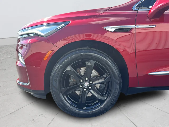 Used 2023 Red Buick Essence image 37