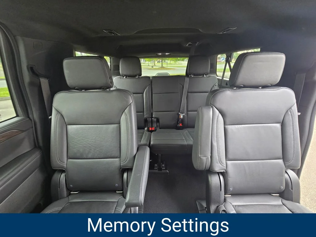 Used 2022 Gray Chevrolet Z71 image 12
