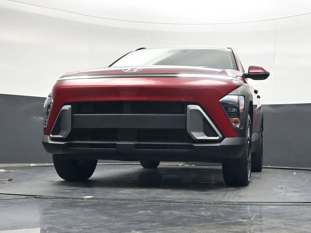 Used 2025 Red Hyundai SEL image 35