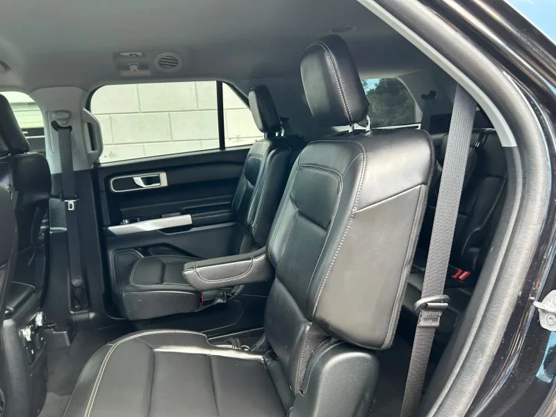 Used 2023 Black Metallic Ford XLT Sport Utility 4D image 36