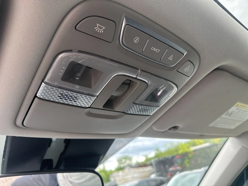 Used 2020 Black Kia S image 18
