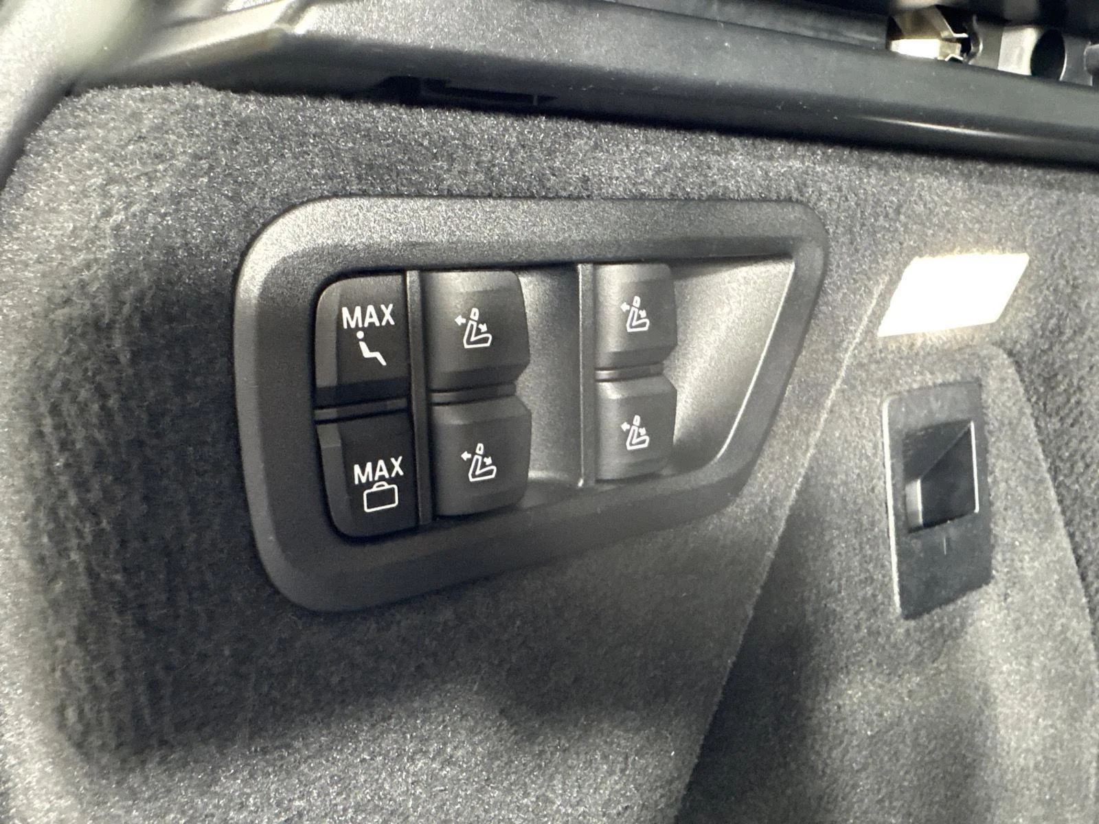 Used 2023 Carbon Black Metallic BMW xDrive40i image 24