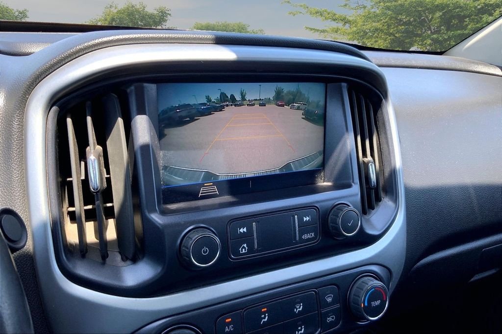 Used 2022 White Chevrolet LT image 10