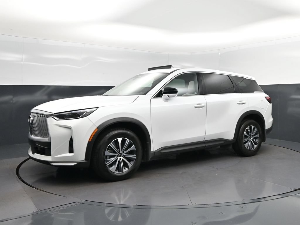 Certified Used 2026 White INFINITI PURE image 3