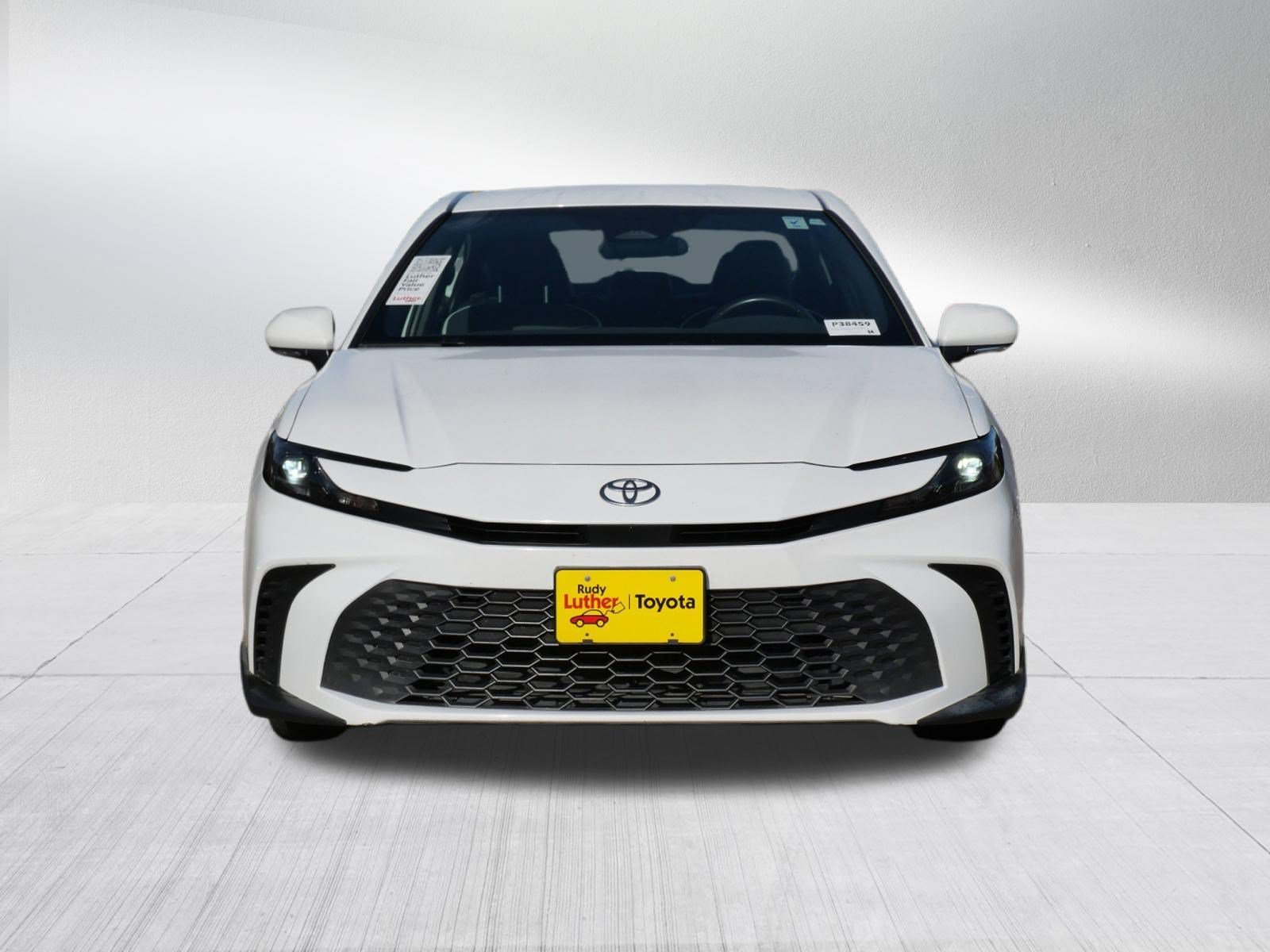Used 2025 Ice Cap Toyota SE image 2