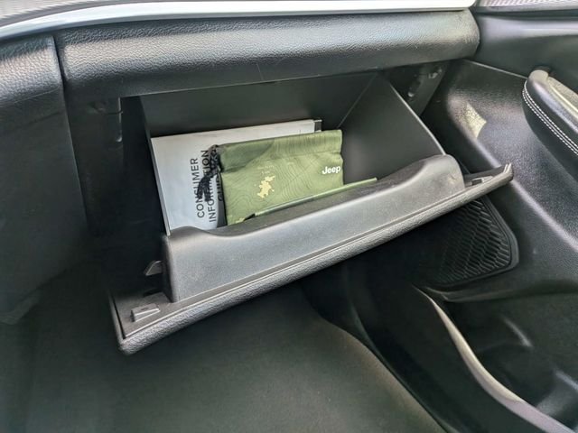 Used 2024 Gray Jeep Altitude image 22