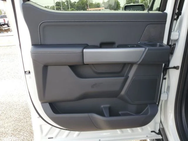 New 2026 Oxford White Ford XLT image 14