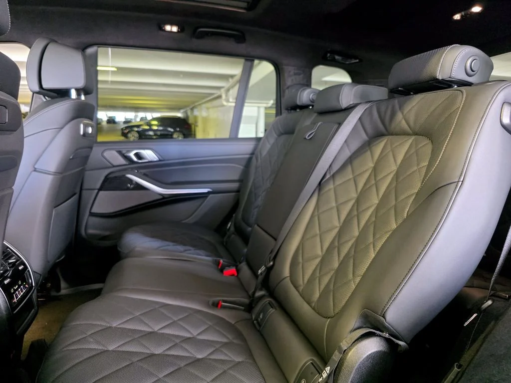 New 2027 Brooklyn Grey Metallic BMW xDrive40i image 13