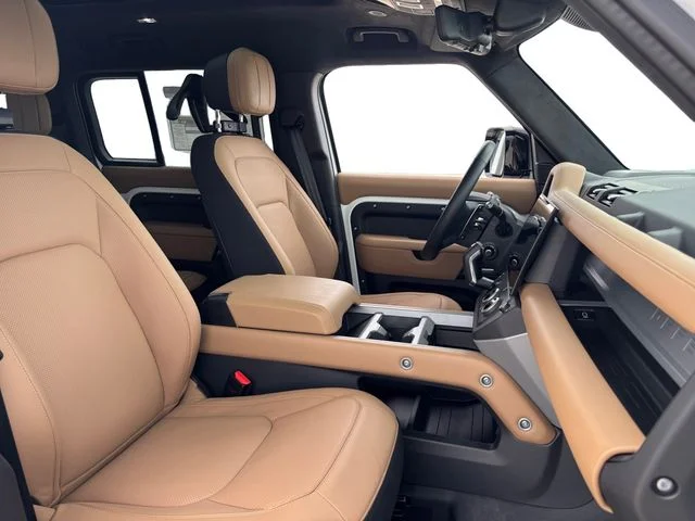 2026 Land Rover Defender V8 - Photo 16