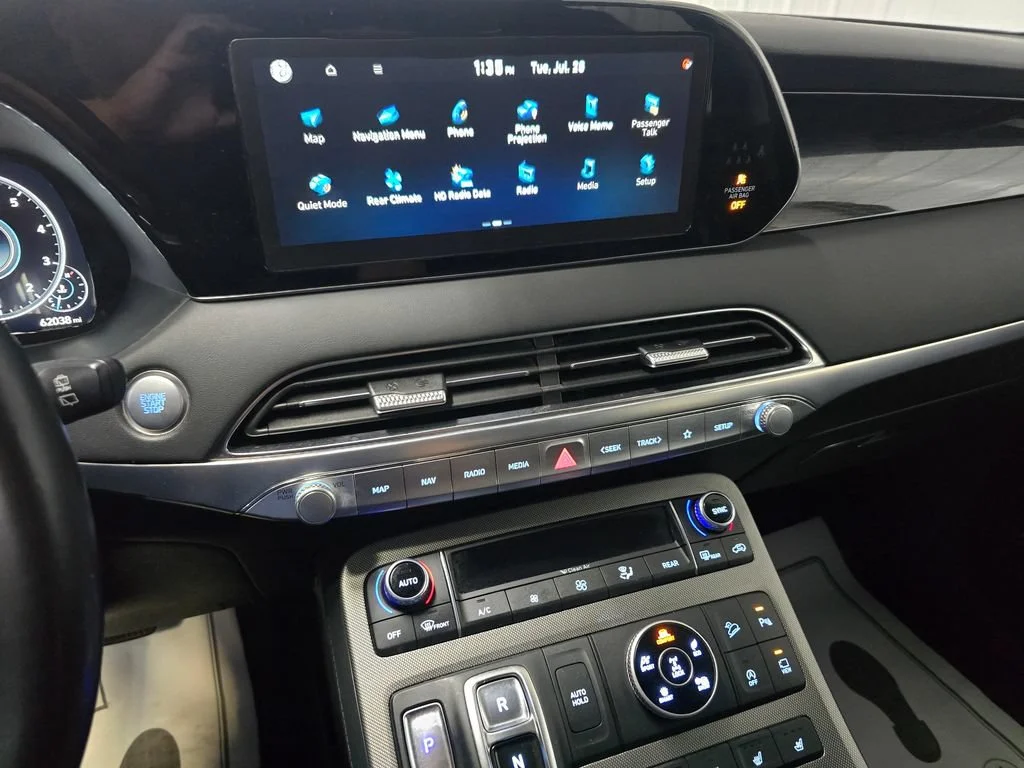 Used 2022 Gy Hyundai Limited image 33