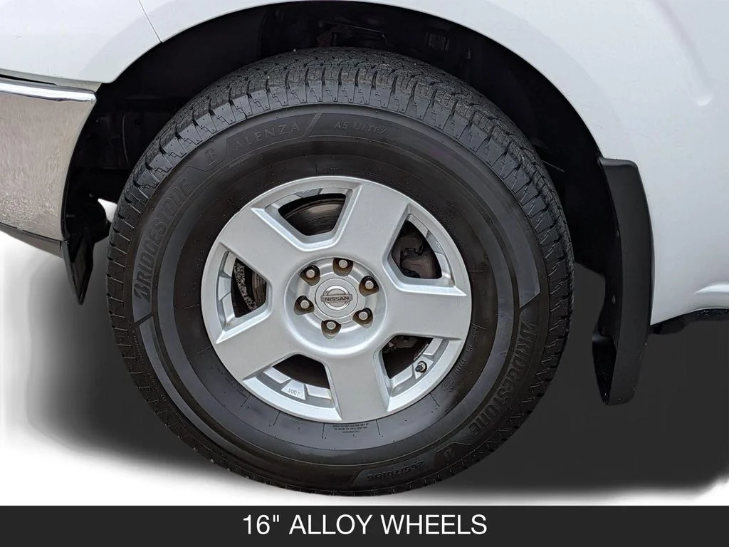 Used 2006 White Nissan SE image 11