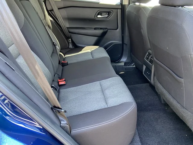 2025 Nissan Rogue SV - Photo 28
