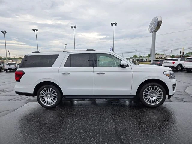 Used 2024 White Ford Limited image 9