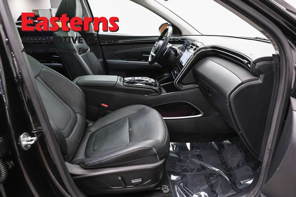 Used 2022 Black Hyundai Limited image 27