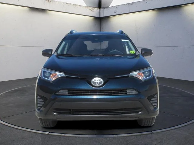 Used 2018 Aqua Toyota LE image 3