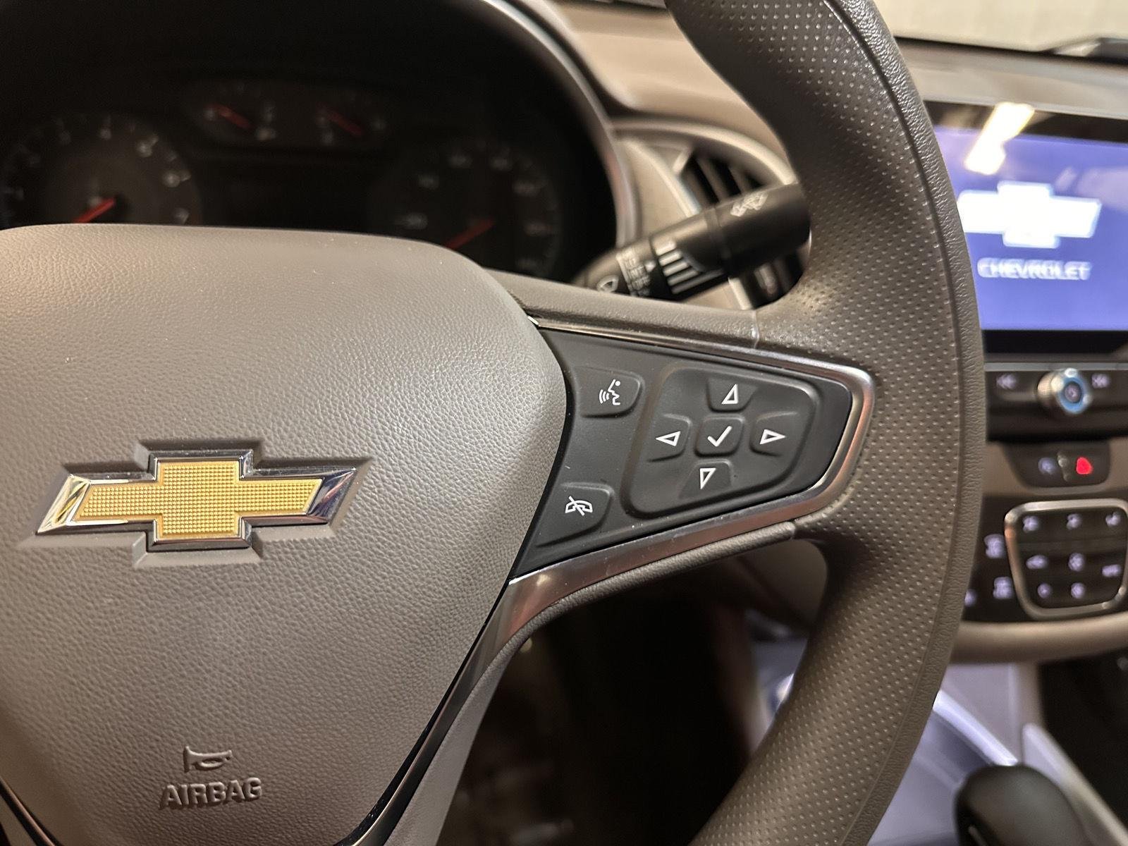 Used 2025 Mineral Gray Metallic Chevrolet LT image 21