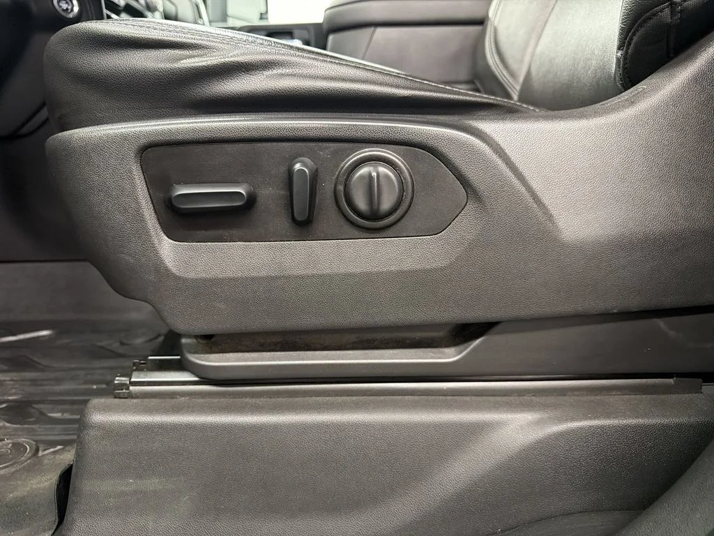 Used 2020 Onyx Black GMC SLT image 14